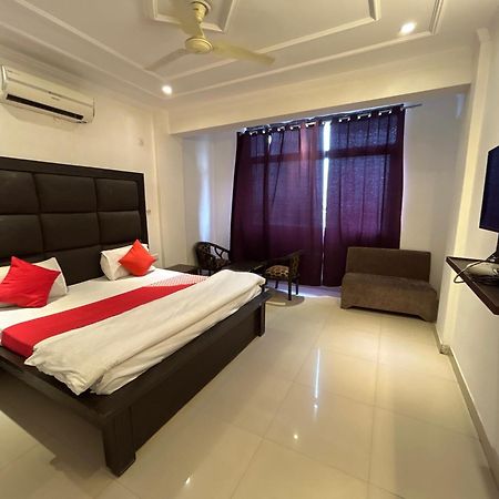 Hotel Amber Palace เดห์ราดุน ภายนอก รูปภาพ