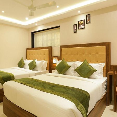 Hotel Amber Palace เดห์ราดุน ภายนอก รูปภาพ