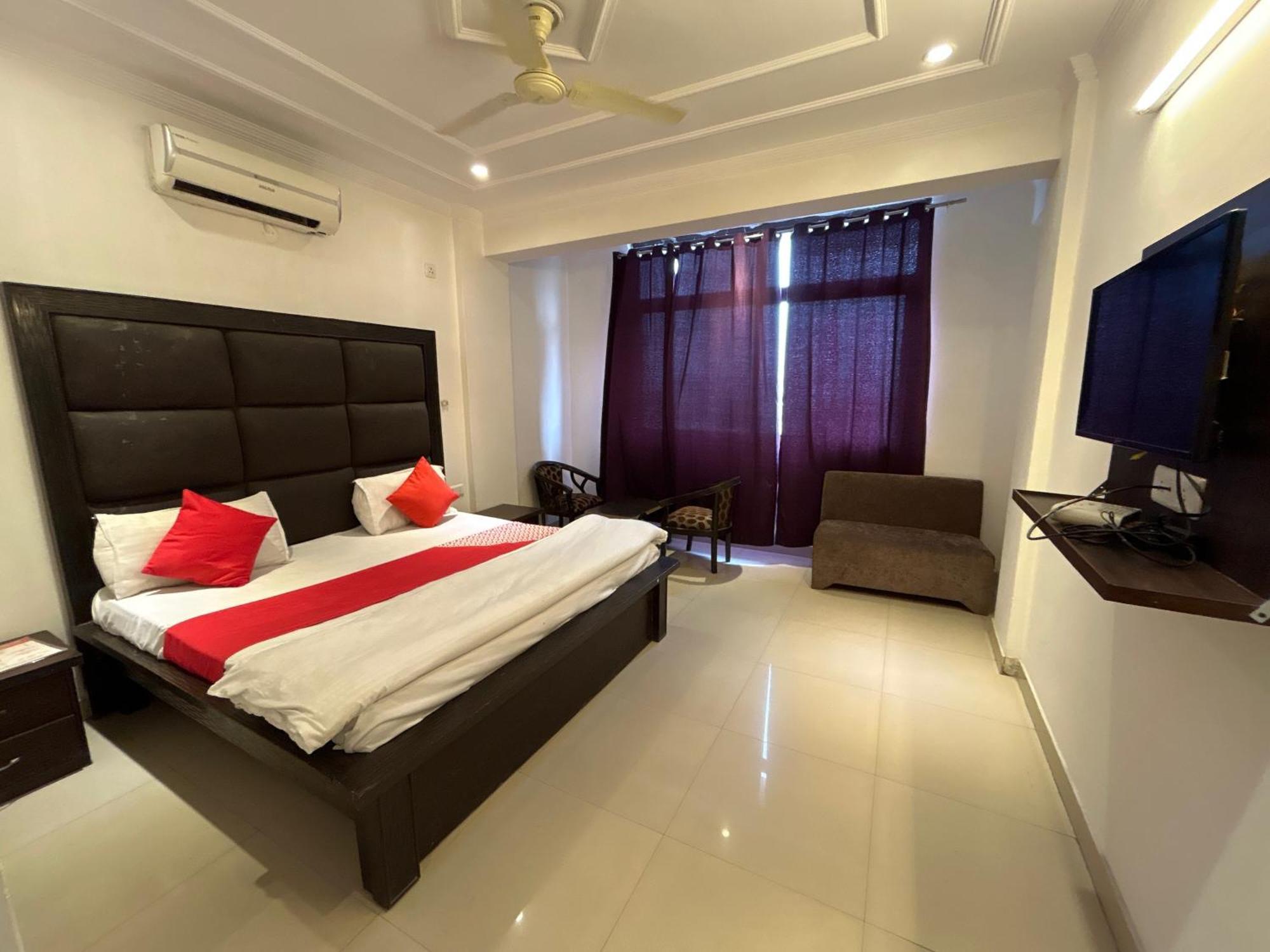 Hotel Amber Palace เดห์ราดุน ภายนอก รูปภาพ